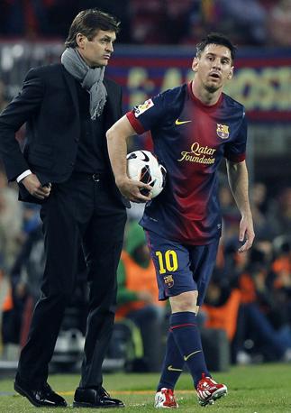Qui con Leo Messi, col quale ha conquistato la Liga 2012/2013. Epa